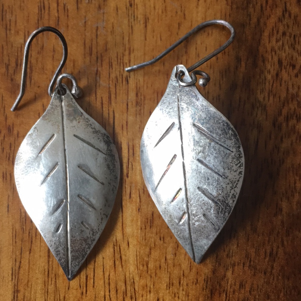 Silver leaf earrings